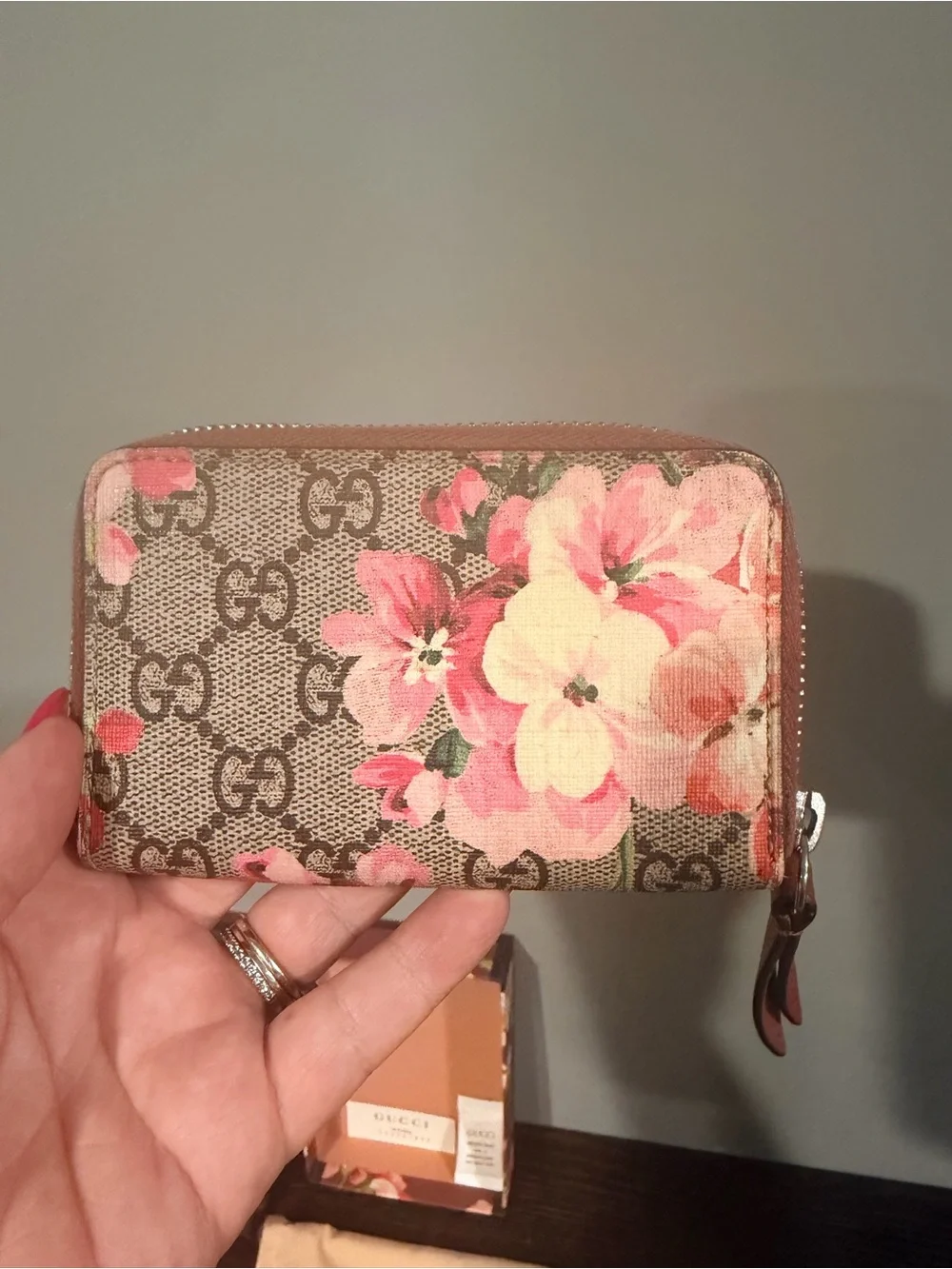 Gucci GG Supreme Zip Around Wallet w/ Pink Floral Accents, Box & Dusty Included